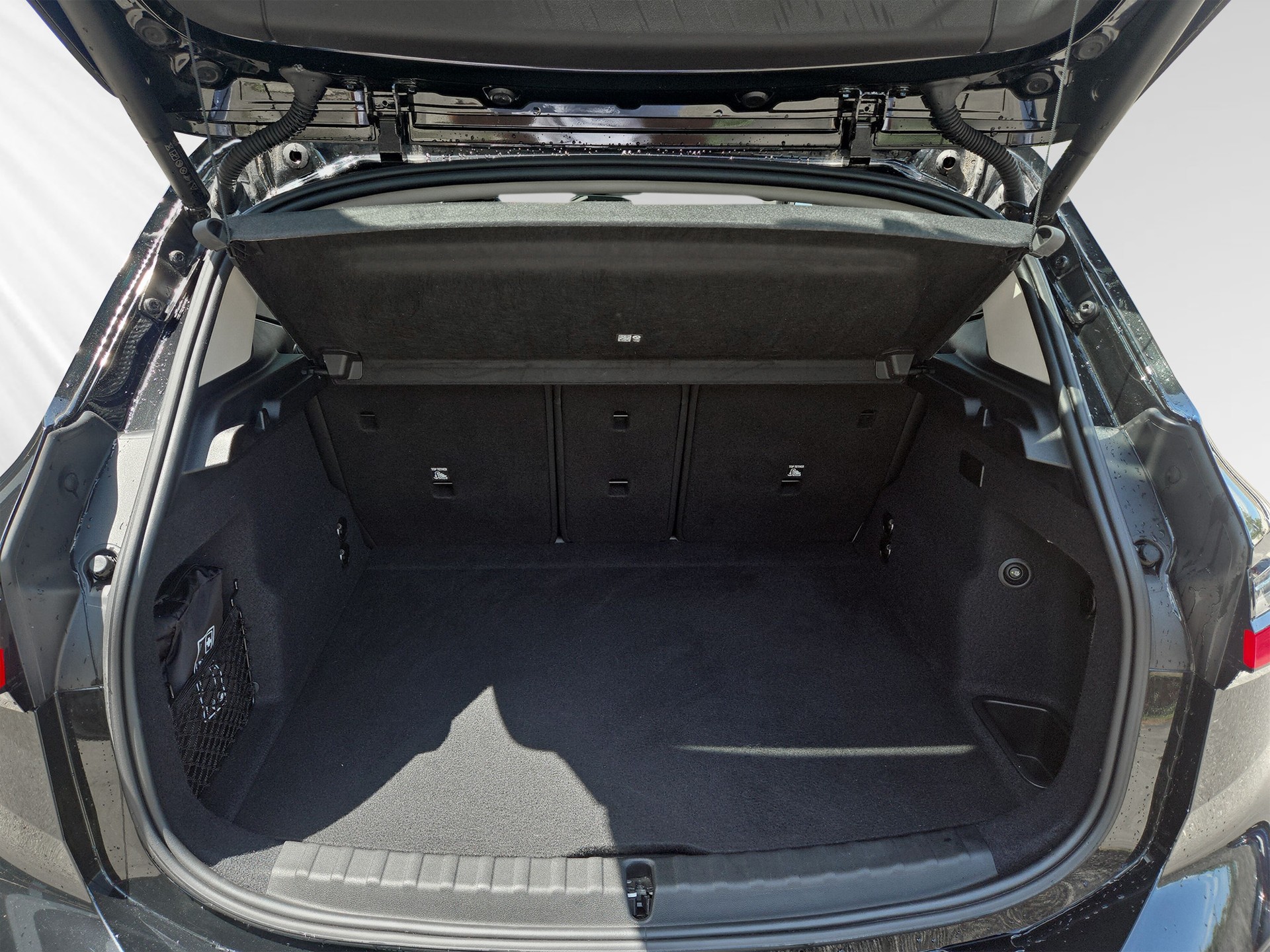 BMW 225e xDrive Active Tourer Luxury Line-image-8