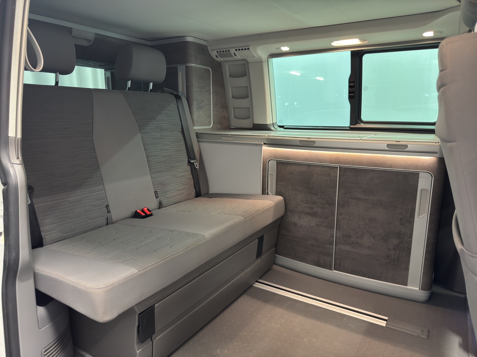 VW T6.1 California 3000 2.0 TDI 150 Ocean L-image-9