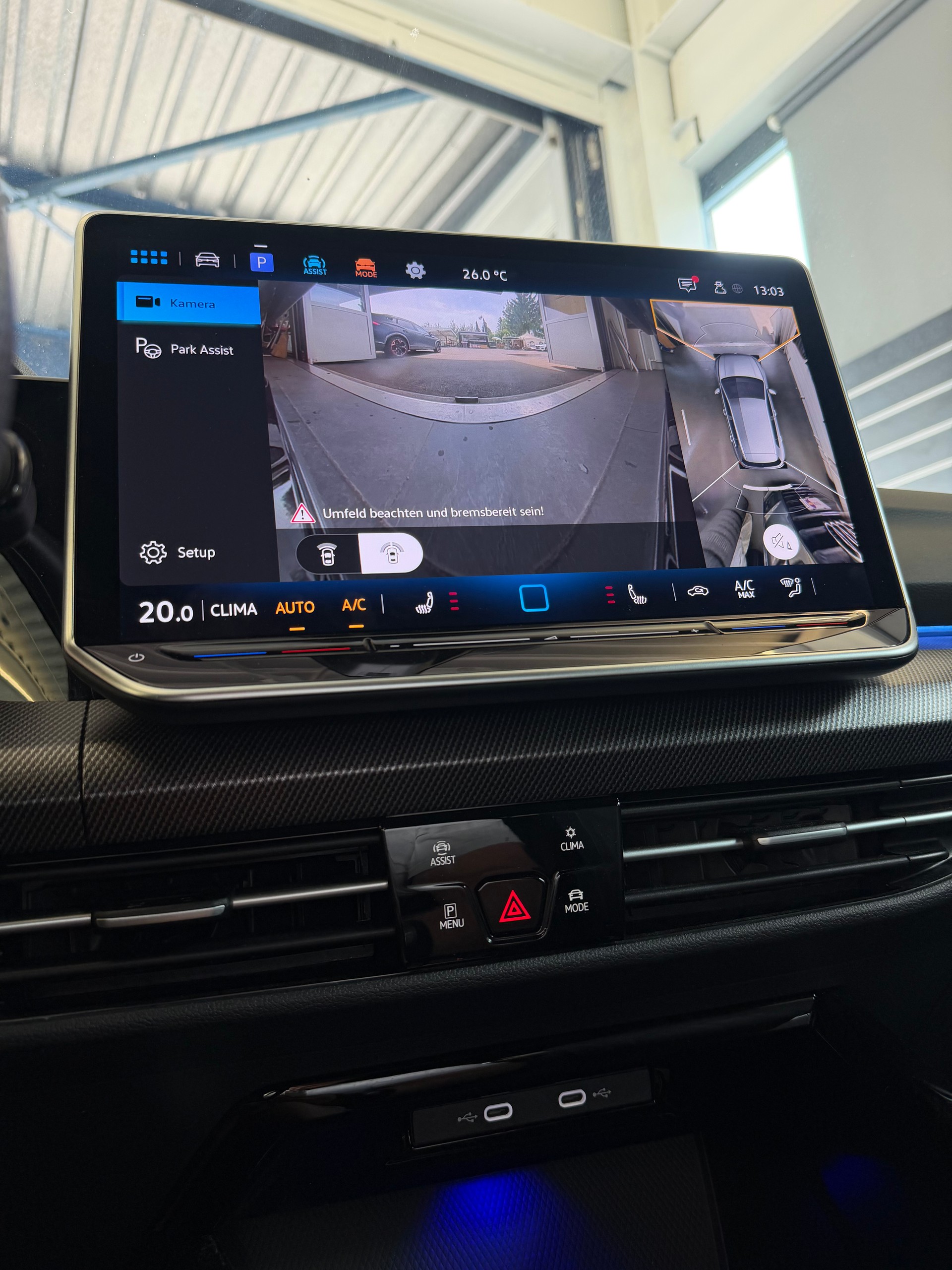 VW Golf VIII 2.0 TSI R-Line DSG 4motion-image-13