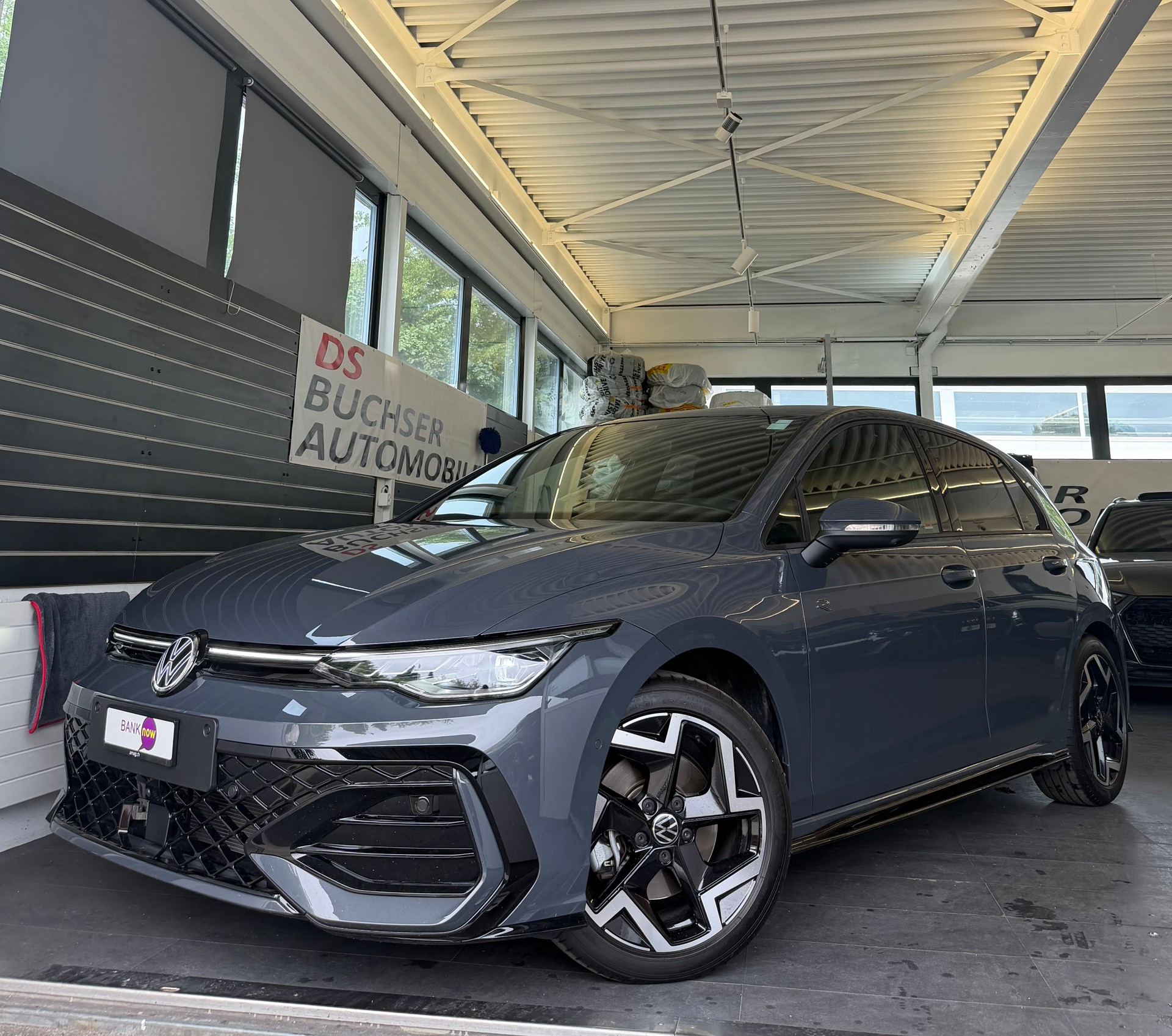 VW Golf VIII 2.0 TSI R-Line DSG 4motion-image-0