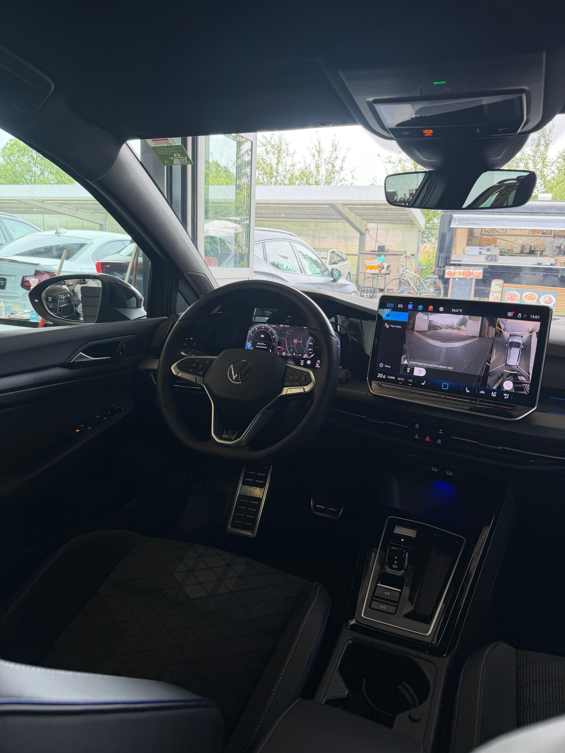 VW Golf VIII 2.0 TSI R-Line DSG 4motion-image-9