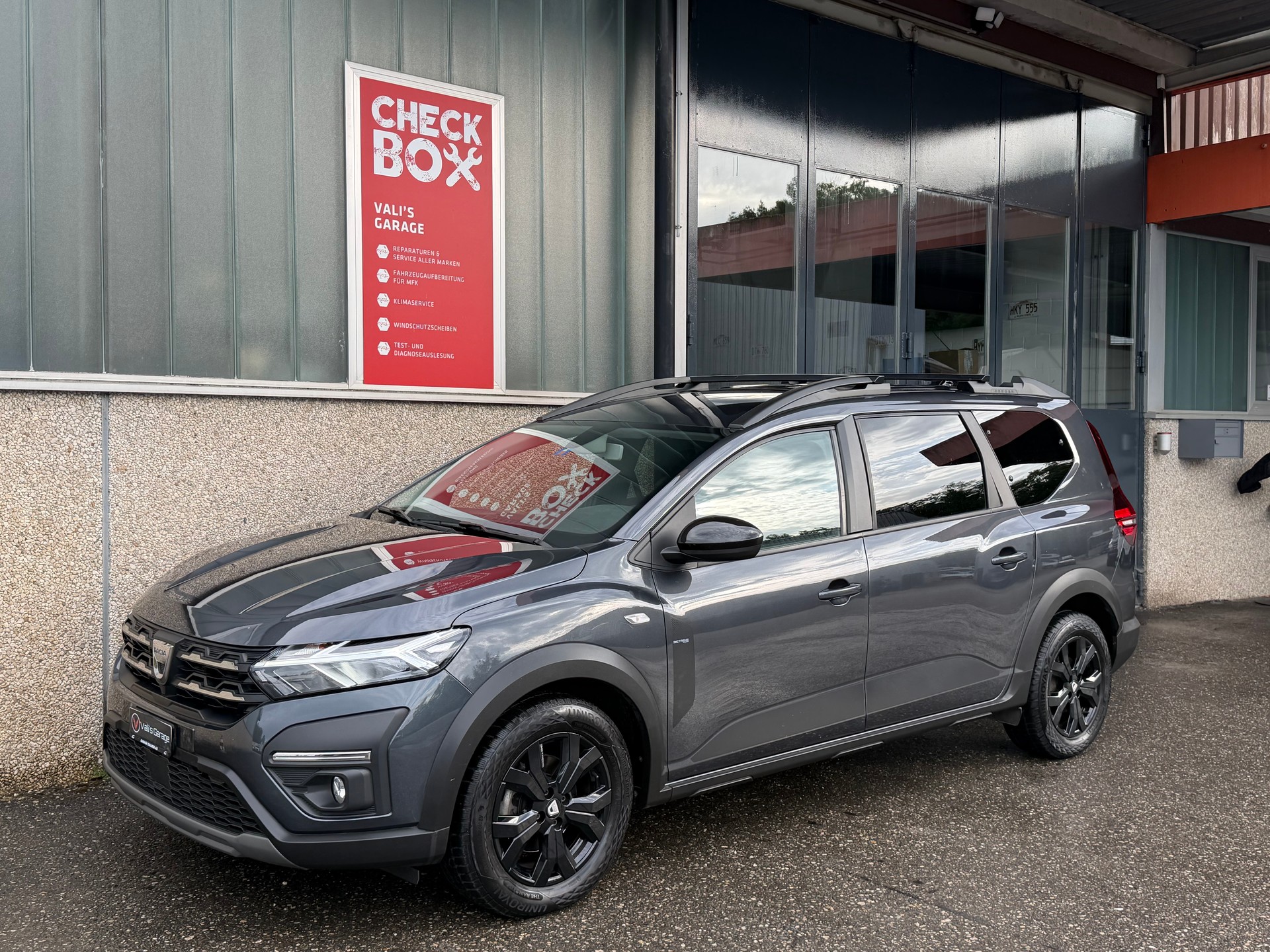 DACIA Jogger TCe 110 Essential-image-0