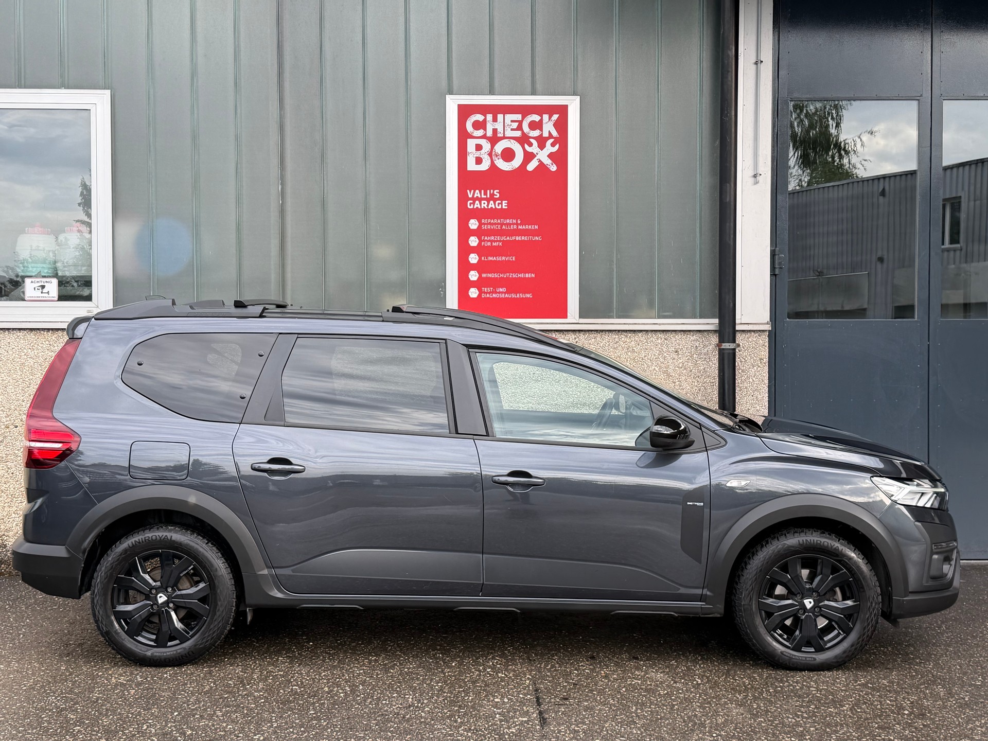 DACIA Jogger TCe 110 Essential-image-4