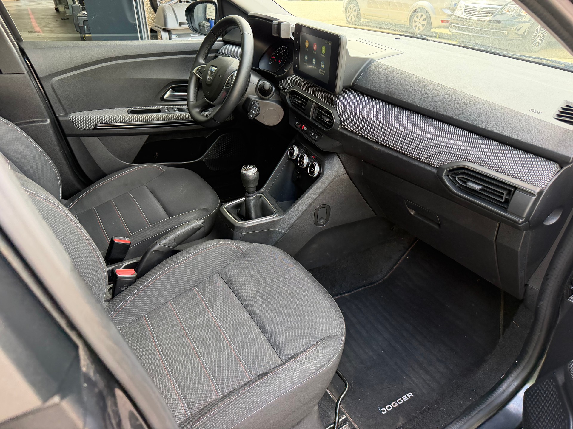 DACIA Jogger TCe 110 Essential-image-9