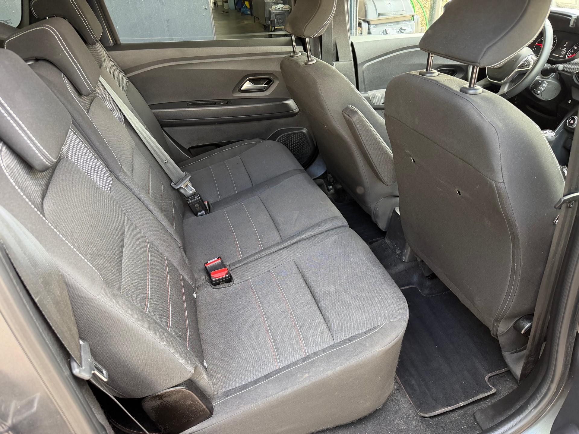 DACIA Jogger TCe 110 Essential-image-11