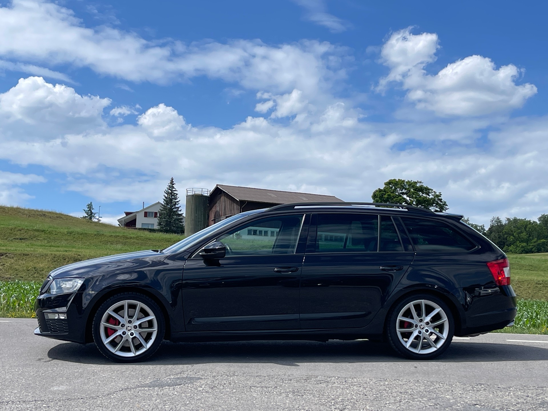 SKODA Octavia Combi 2.0 TDI RS DSG-image-1