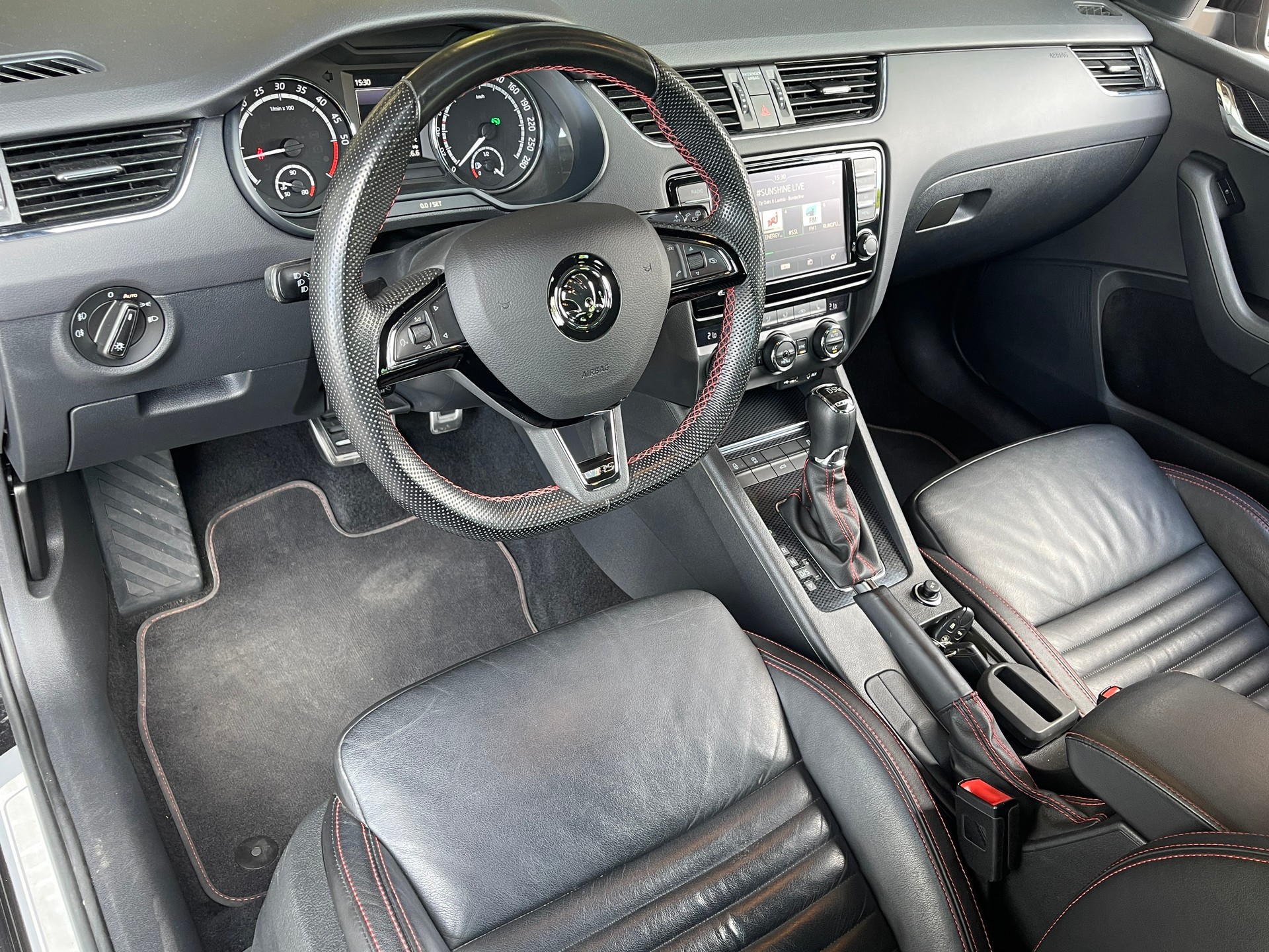 SKODA Octavia Combi 2.0 TDI RS DSG-image-9
