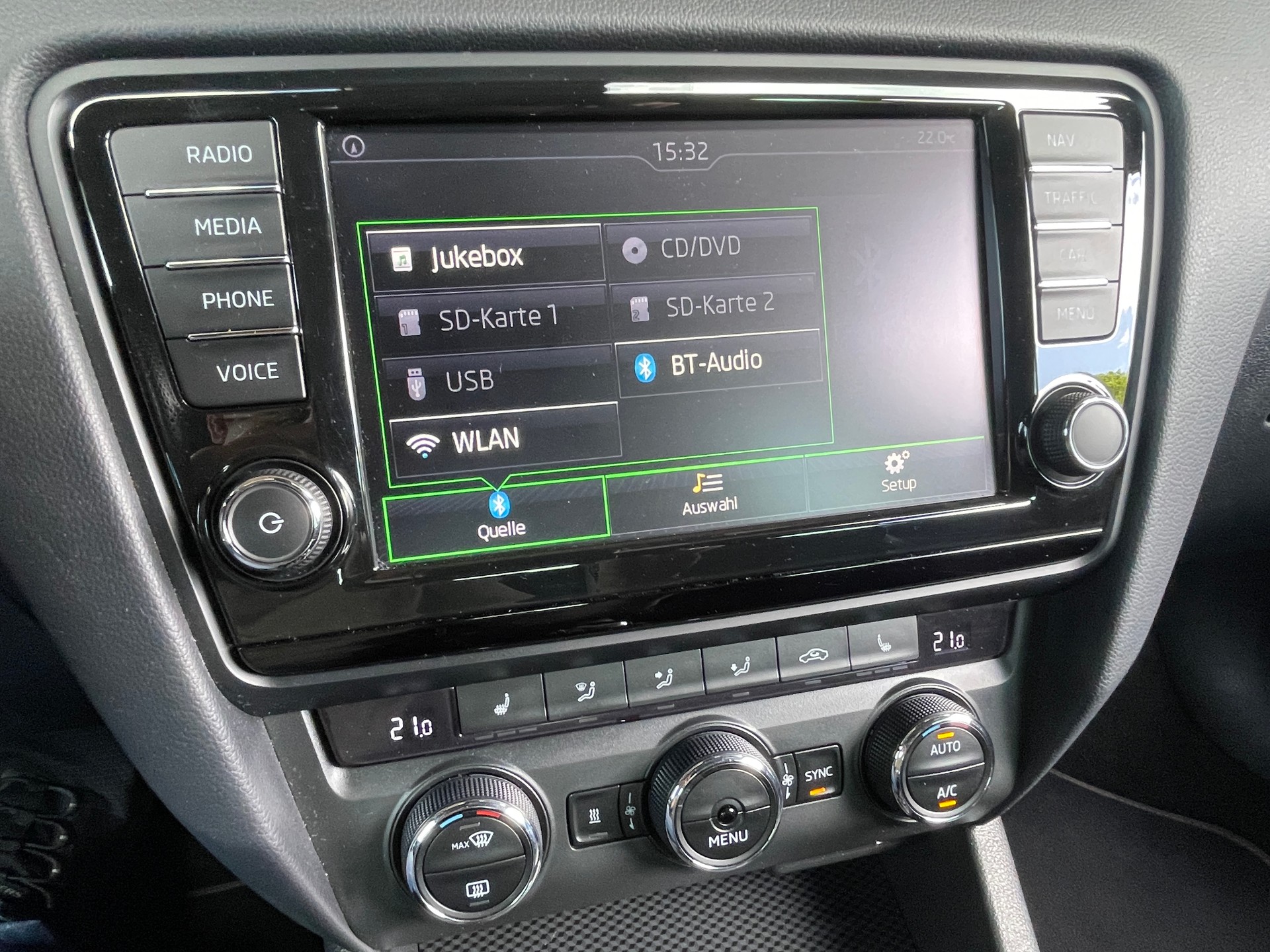 SKODA Octavia Combi 2.0 TDI RS DSG-image-17