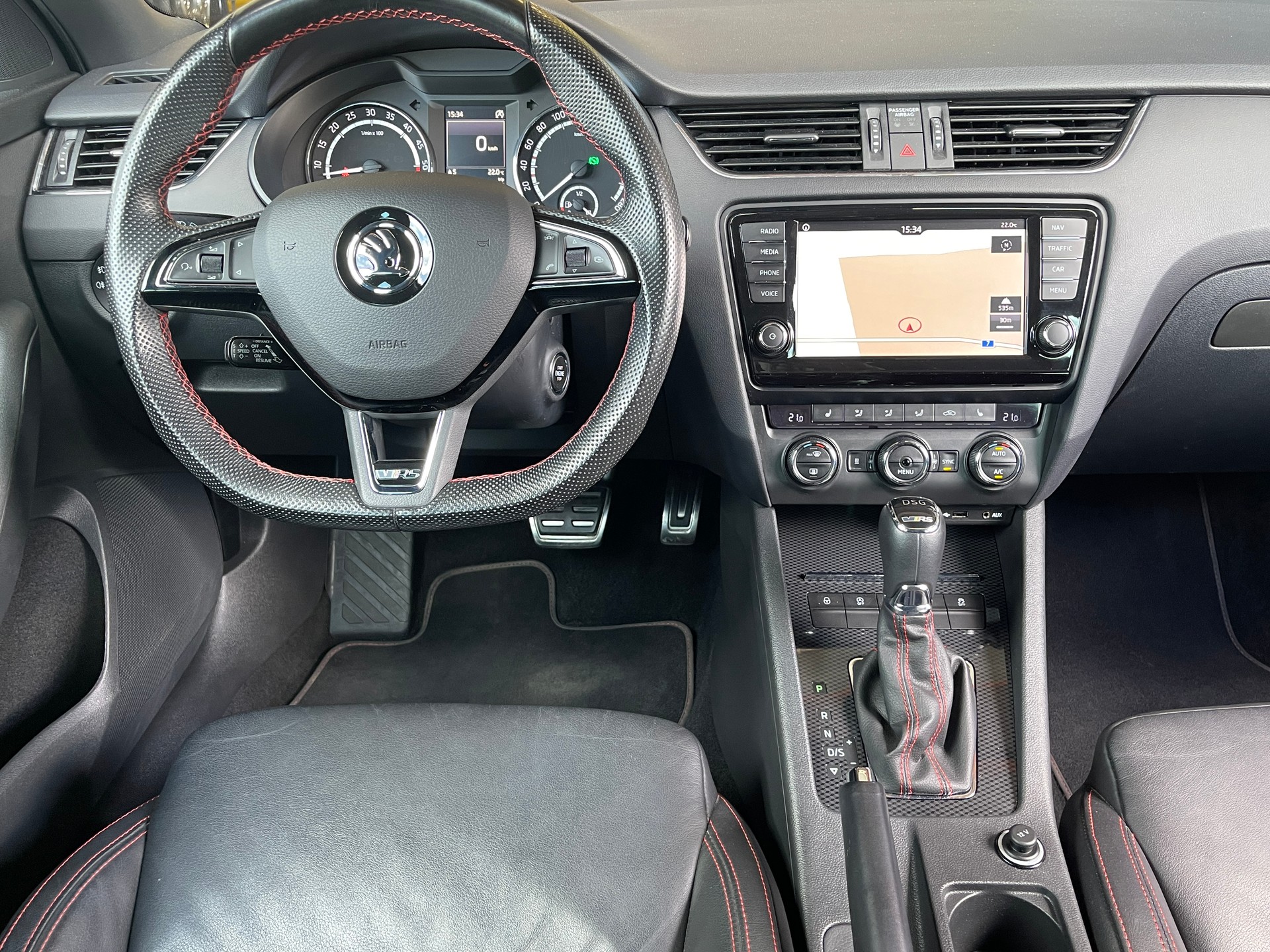 SKODA Octavia Combi 2.0 TDI RS DSG-image-10