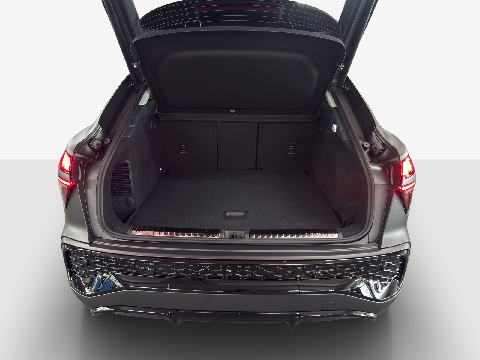 AUDI Q3 Sportback e-hybrid 200 kW S tronig-image-11
