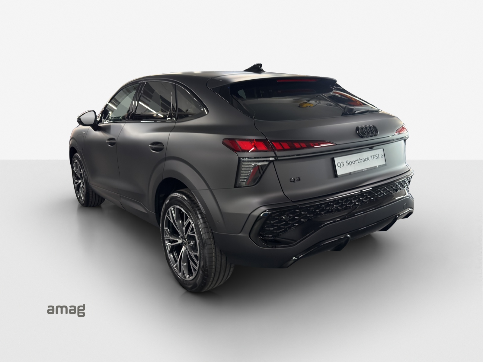 AUDI Q3 Sportback e-hybrid 200 kW S tronig-image-2