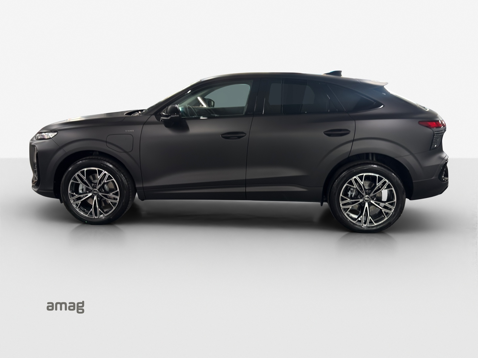AUDI Q3 Sportback e-hybrid 200 kW S tronig-image-1