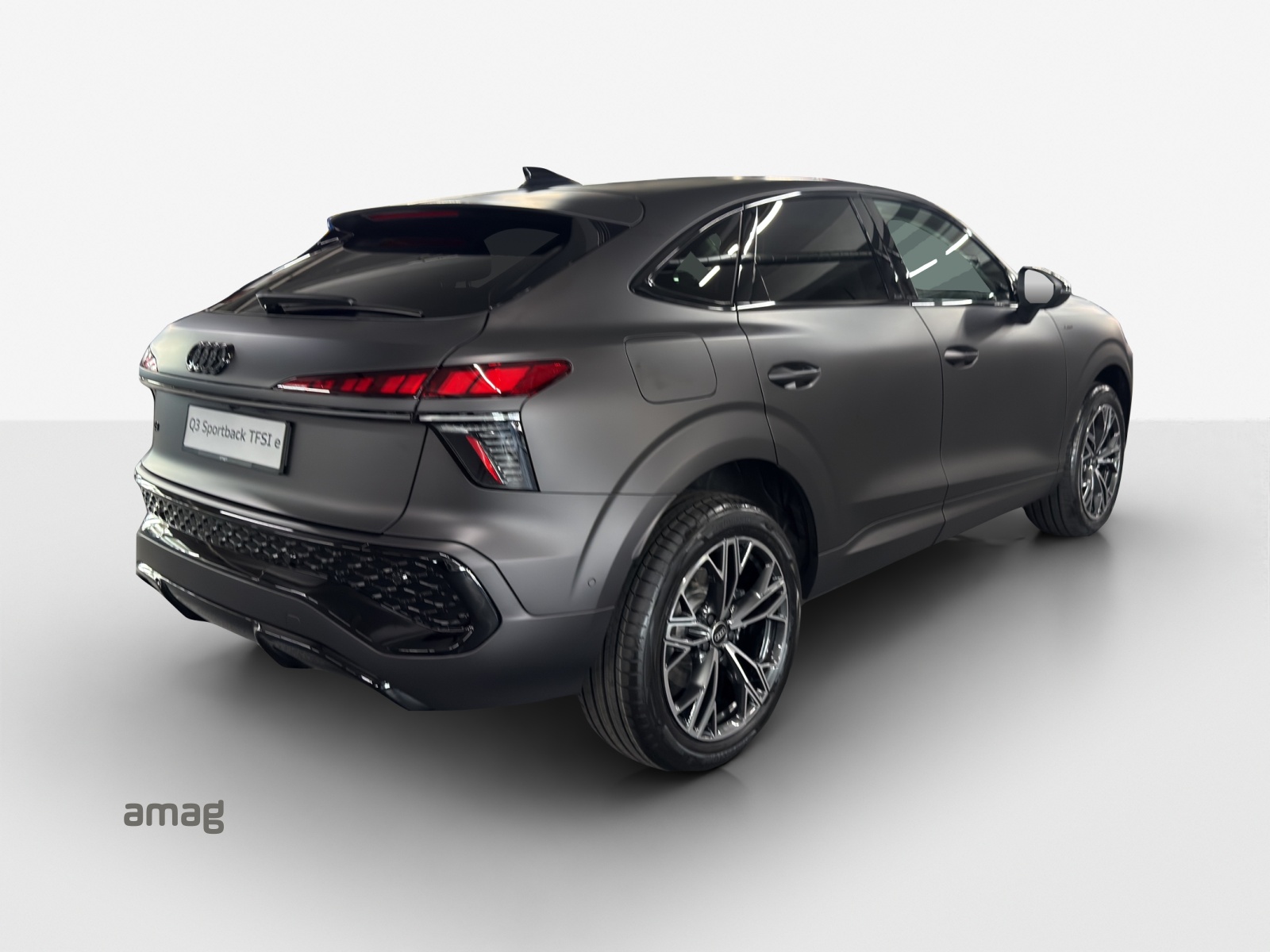 AUDI Q3 Sportback e-hybrid 200 kW S tronig-image-4