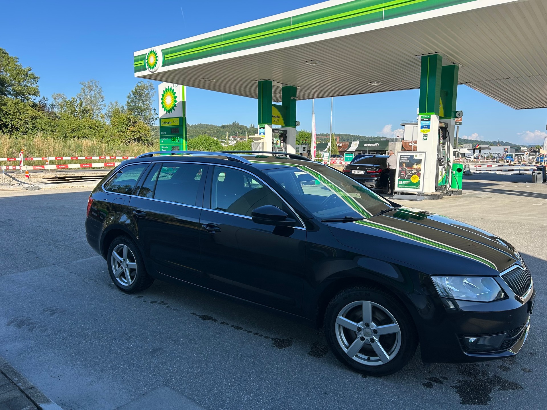 SKODA Octavia Combi 1.8 TSI Ambition 4x4 DSG-image-3