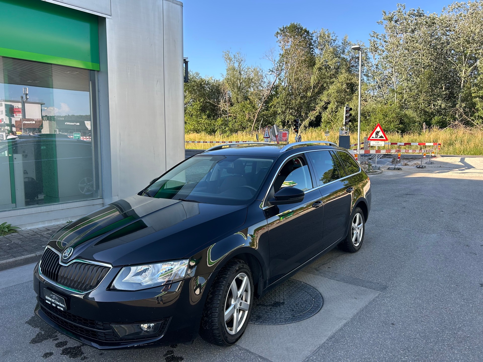 SKODA Octavia Combi 1.8 TSI Ambition 4x4 DSG-image-7