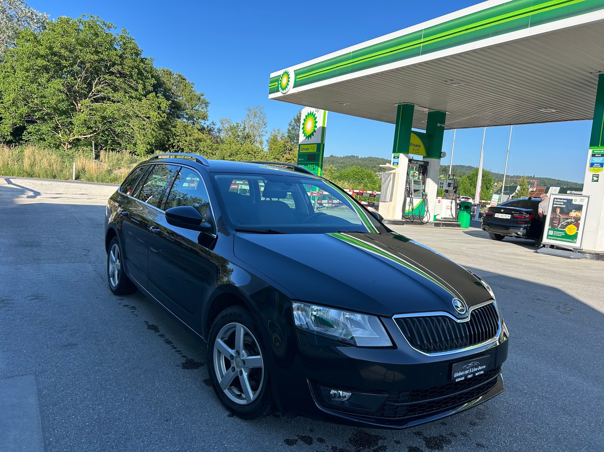 SKODA Octavia Combi 1.8 TSI Ambition 4x4 DSG-image-1