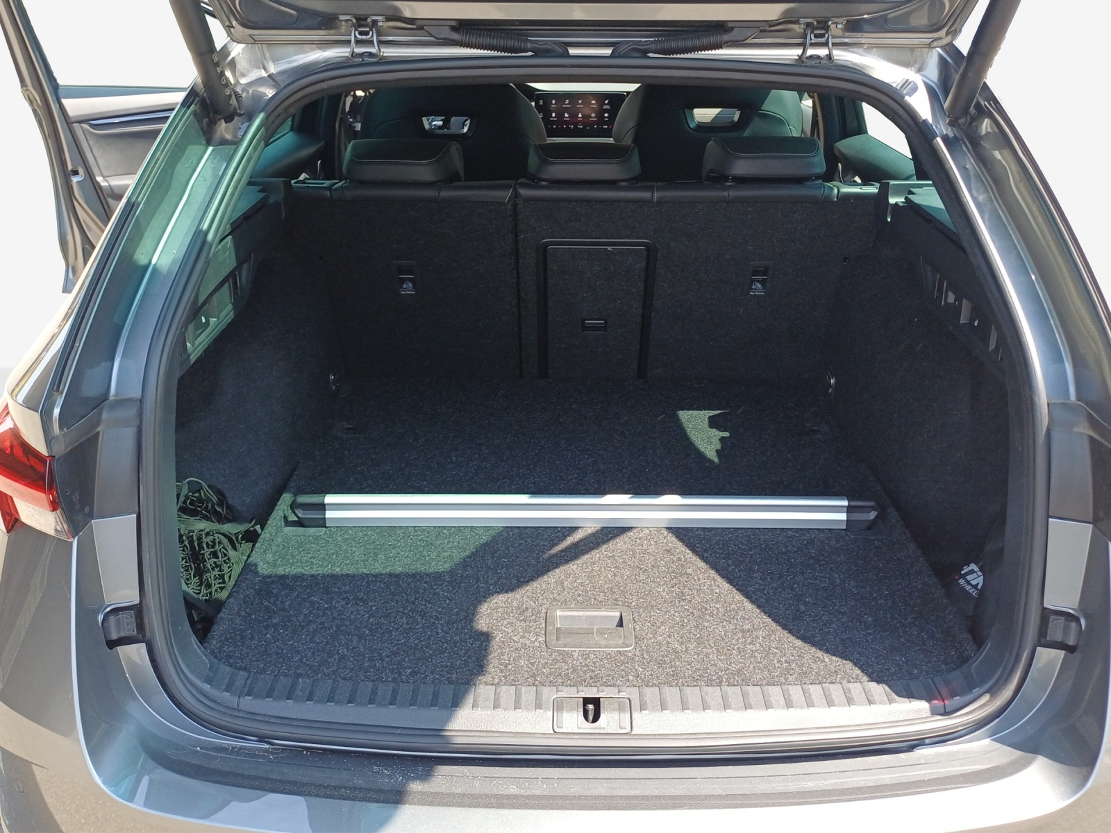 SKODA Octavia Combi 2.0 TDI DSG RS 4x4-image-12