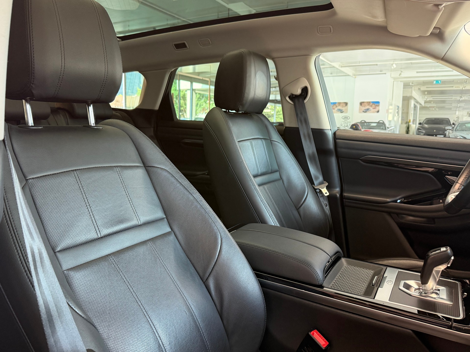 LAND ROVER Range Rover Evoque P 200 MHEV HSE AT9-image-13
