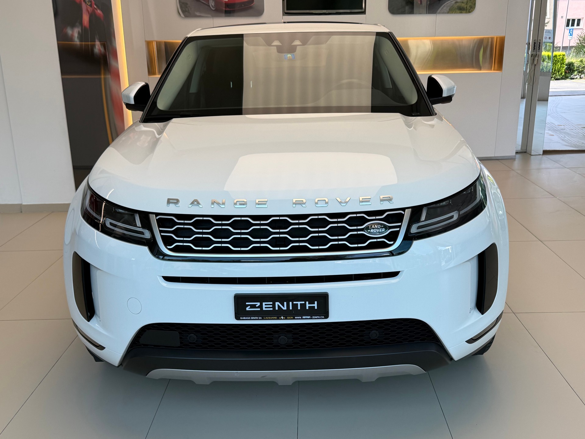 LAND ROVER Range Rover Evoque P 200 MHEV HSE AT9-image-1