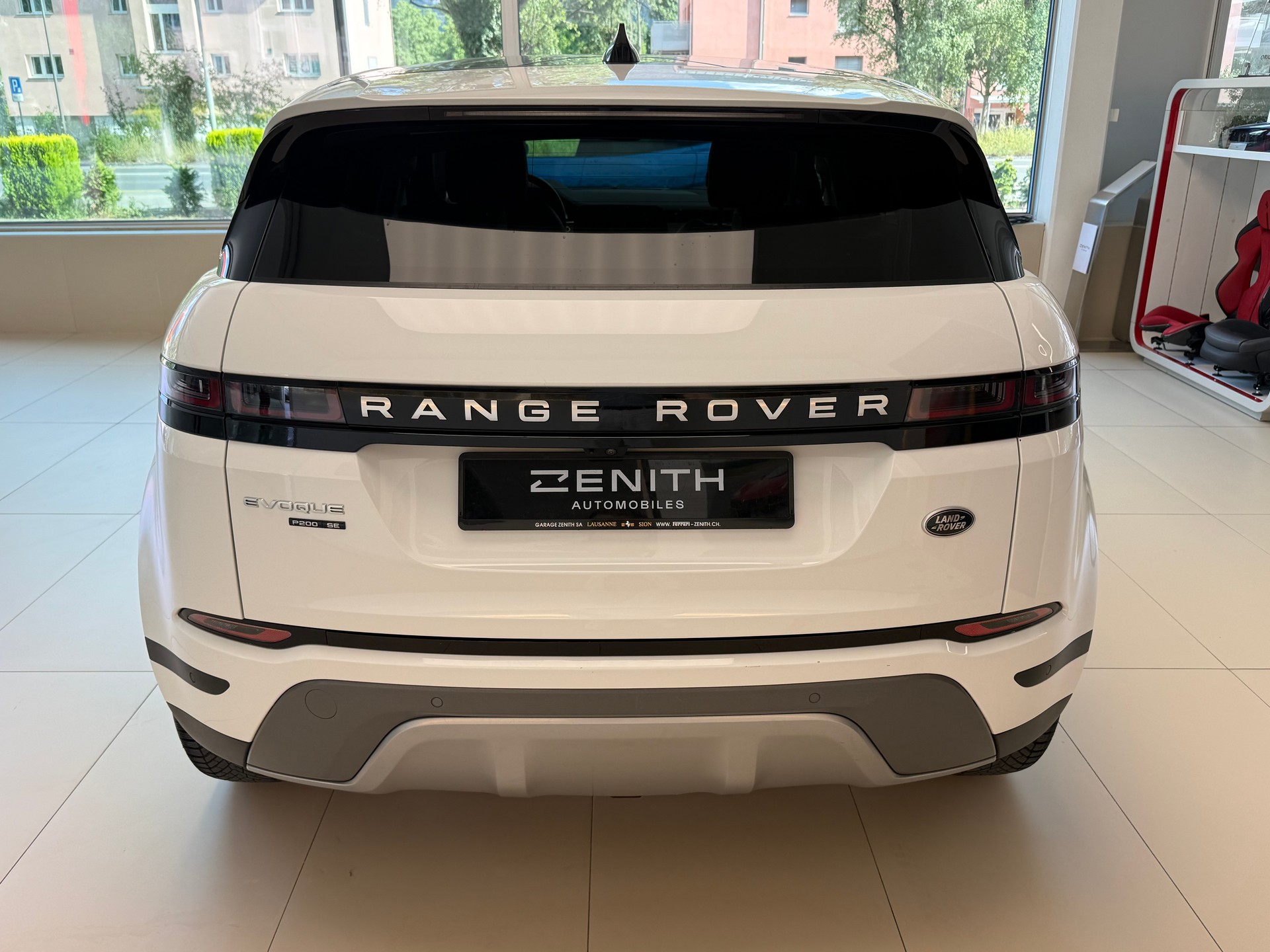 LAND ROVER Range Rover Evoque P 200 MHEV HSE AT9-image-5