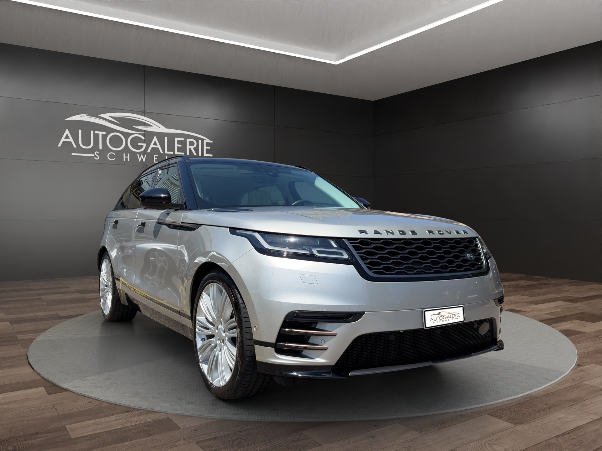 LAND ROVER Range Rover Velar R-Dynamic P 300 HSE | CH Fahrzeug | Panorama | Oyster | Luftfederung | Lückenlos Service |-image-7