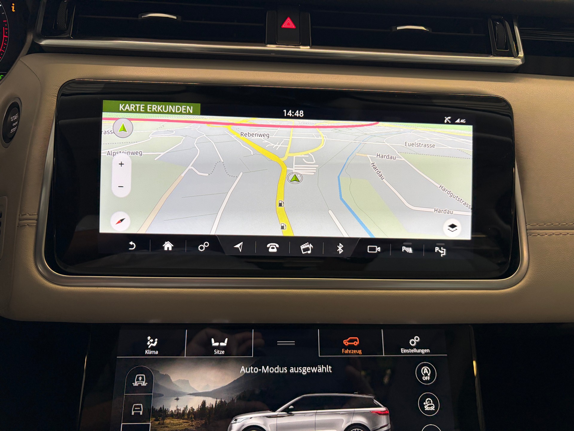LAND ROVER Range Rover Velar R-Dynamic P 300 HSE | CH Fahrzeug | Panorama | Oyster | Luftfederung | Lückenlos Service |-image-15