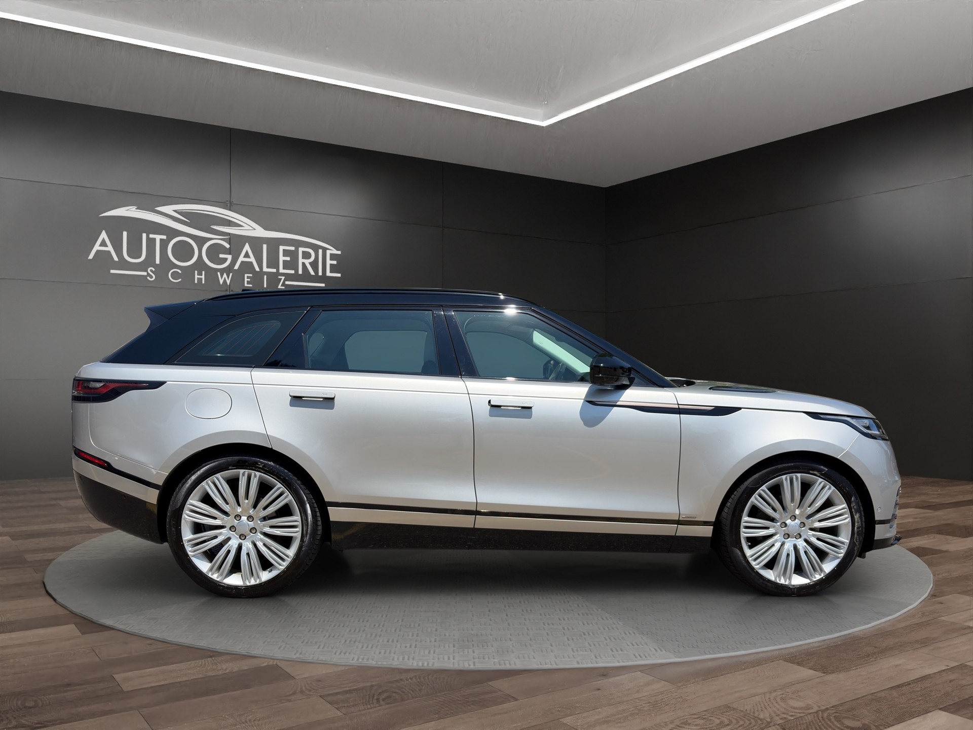 LAND ROVER Range Rover Velar R-Dynamic P 300 HSE | CH Fahrzeug | Panorama | Oyster | Luftfederung | Lückenlos Service |-image-6