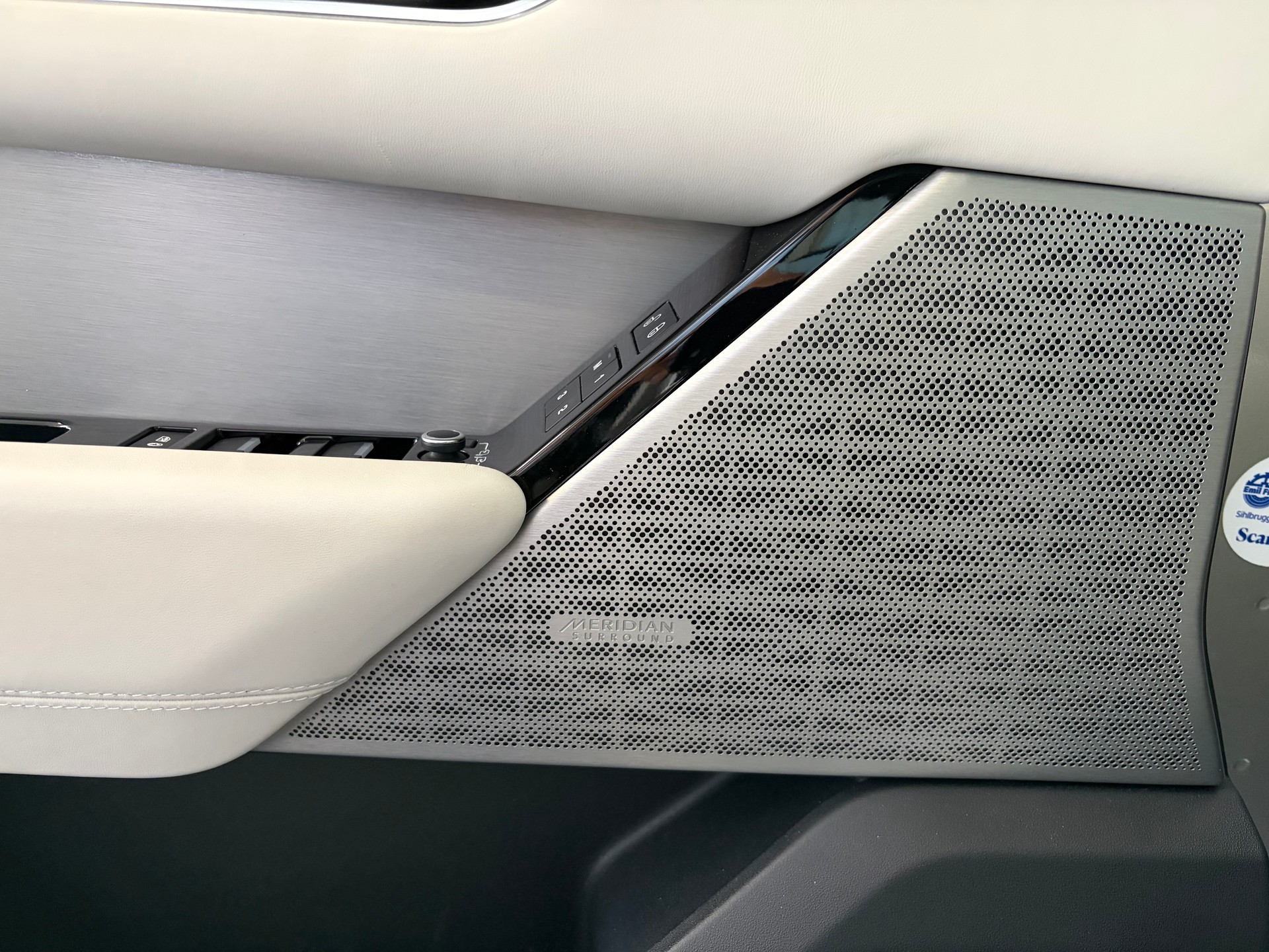 LAND ROVER Range Rover Velar R-Dynamic P 300 HSE | CH Fahrzeug | Panorama | Oyster | Luftfederung | Lückenlos Service |-image-21