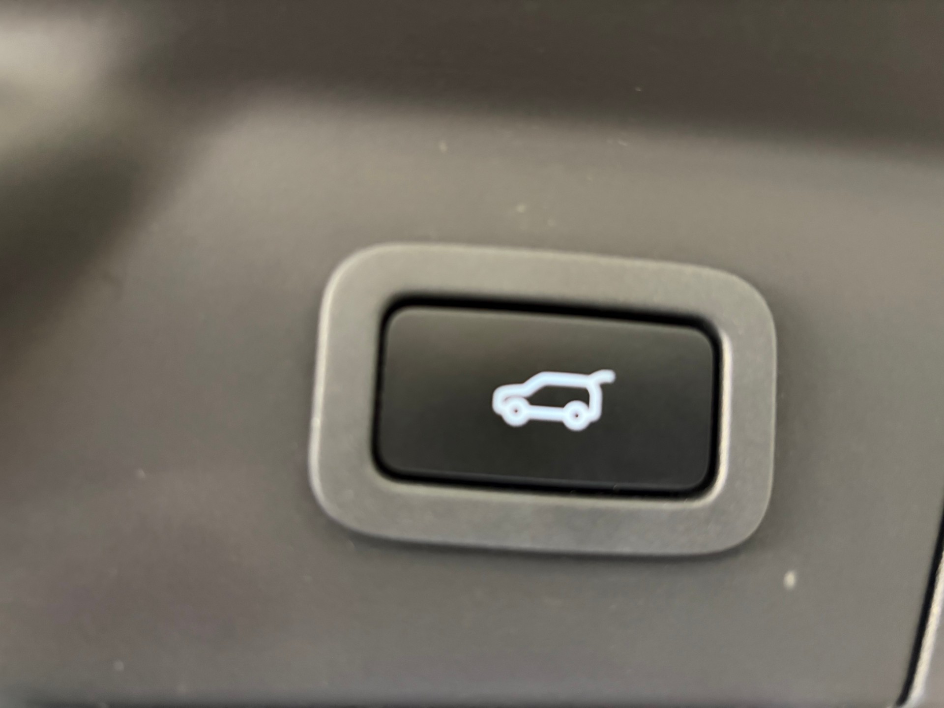 LAND ROVER Range Rover Velar R-Dynamic P 300 HSE | CH Fahrzeug | Panorama | Oyster | Luftfederung | Lückenlos Service |-image-26