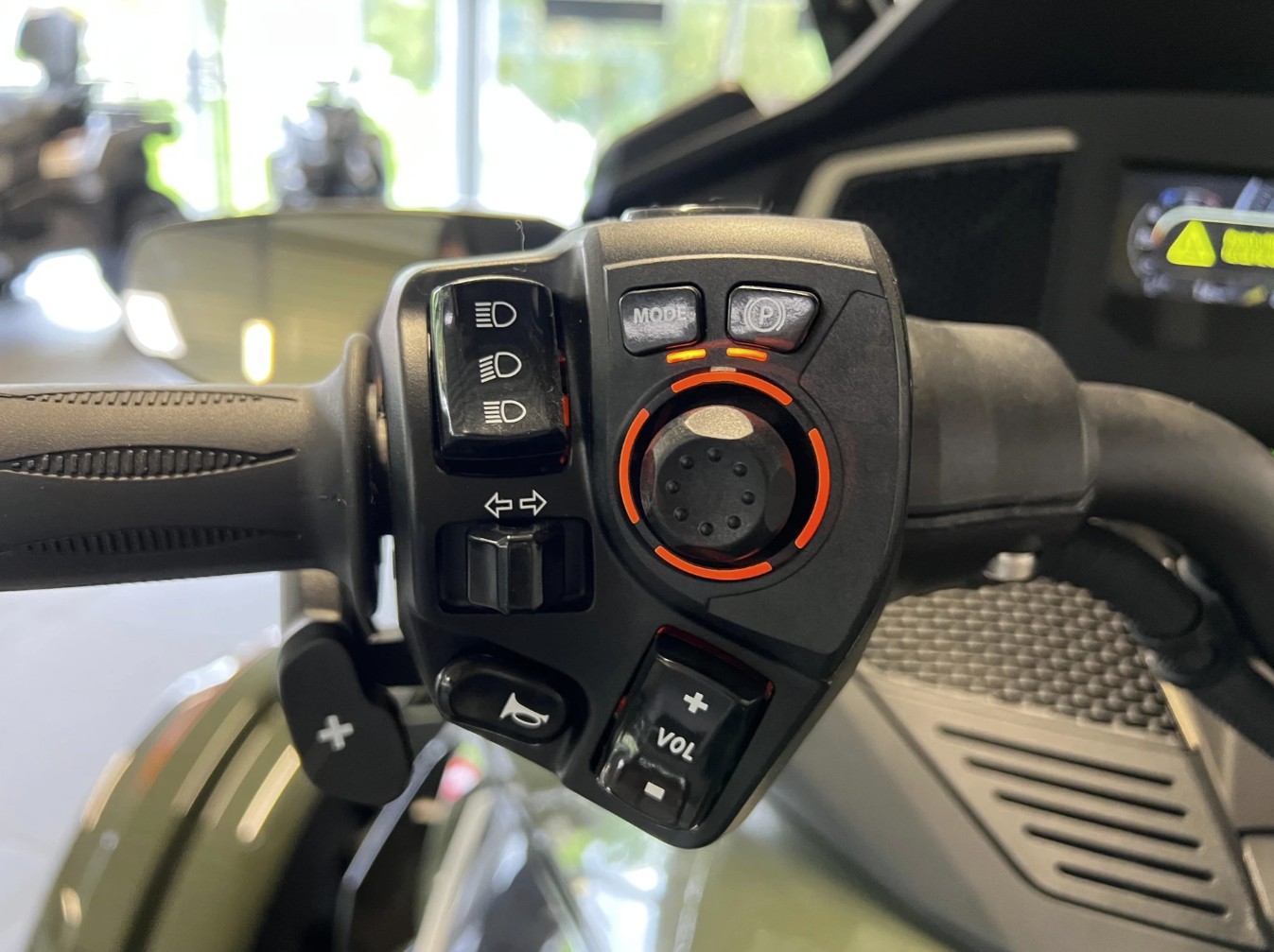 CAN-AM Spyder RT Sea to Sky-image-13