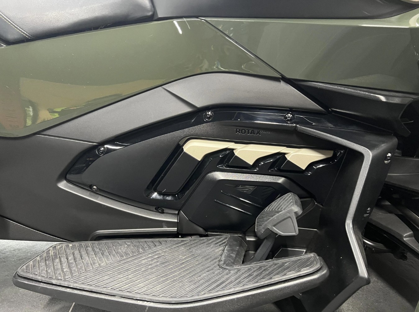 CAN-AM Spyder RT Sea to Sky-image-9