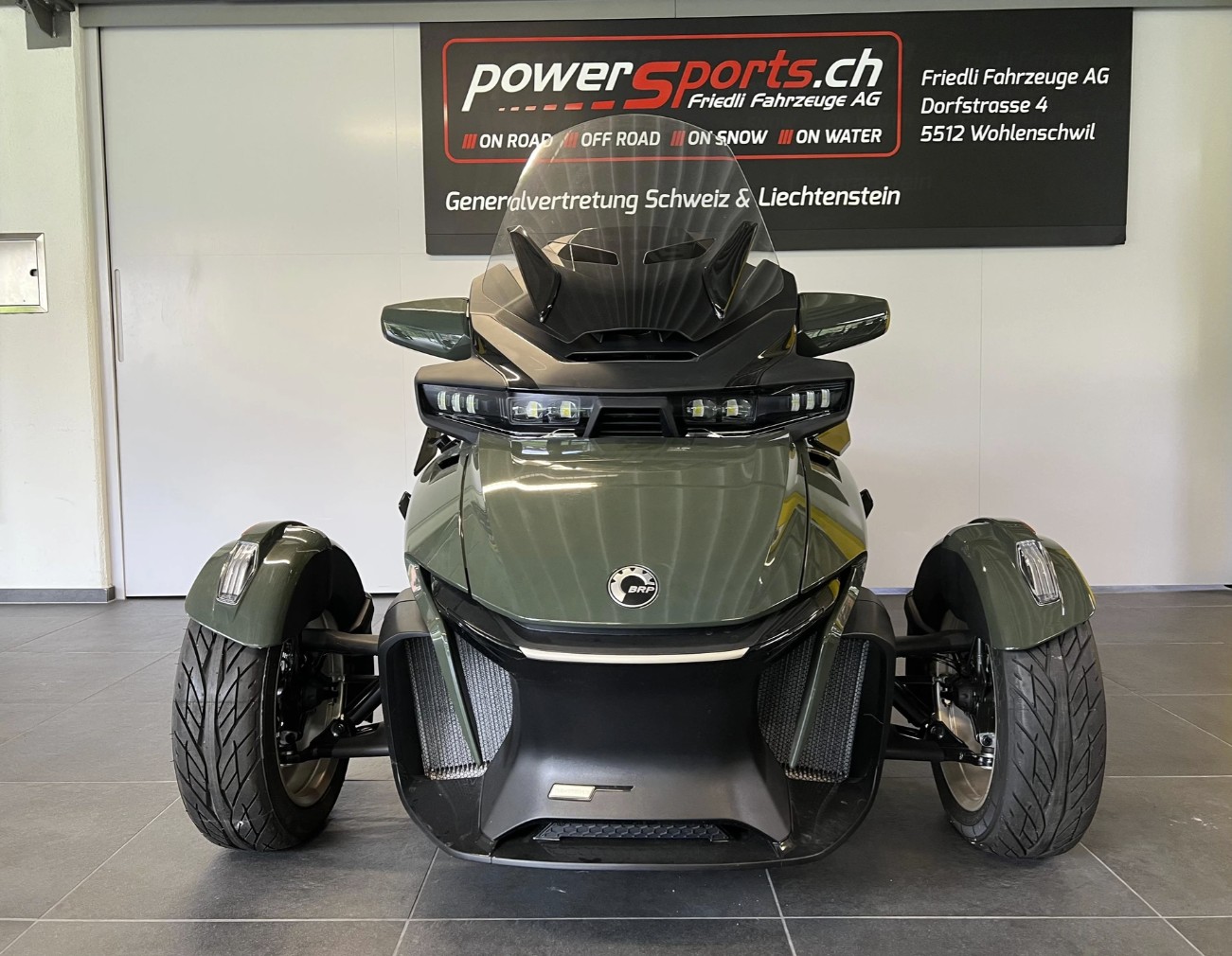 CAN-AM Spyder RT Sea to Sky-showroom-element-1