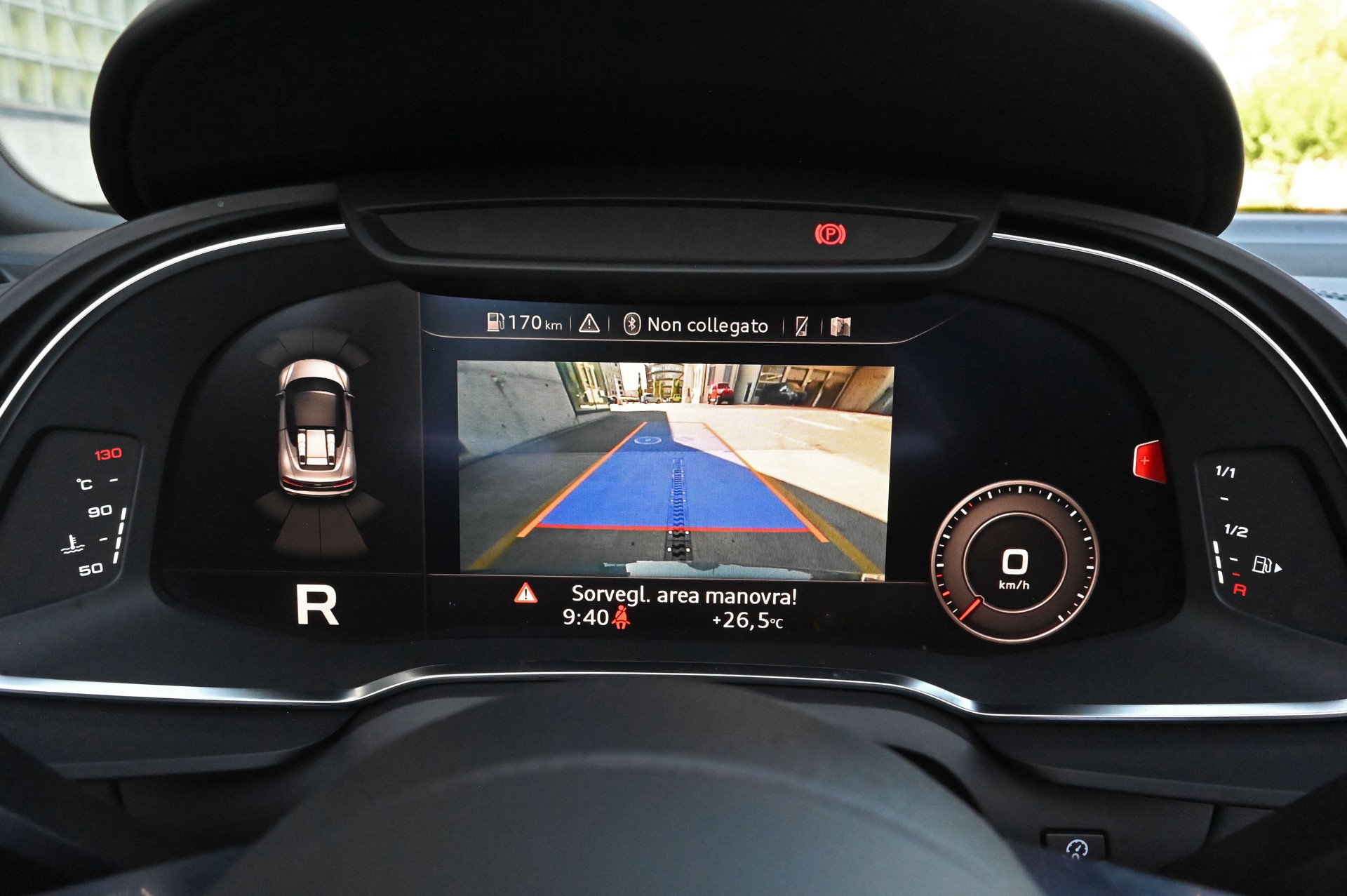 AUDI R8 Spyder RWD S-Tronic-image-15