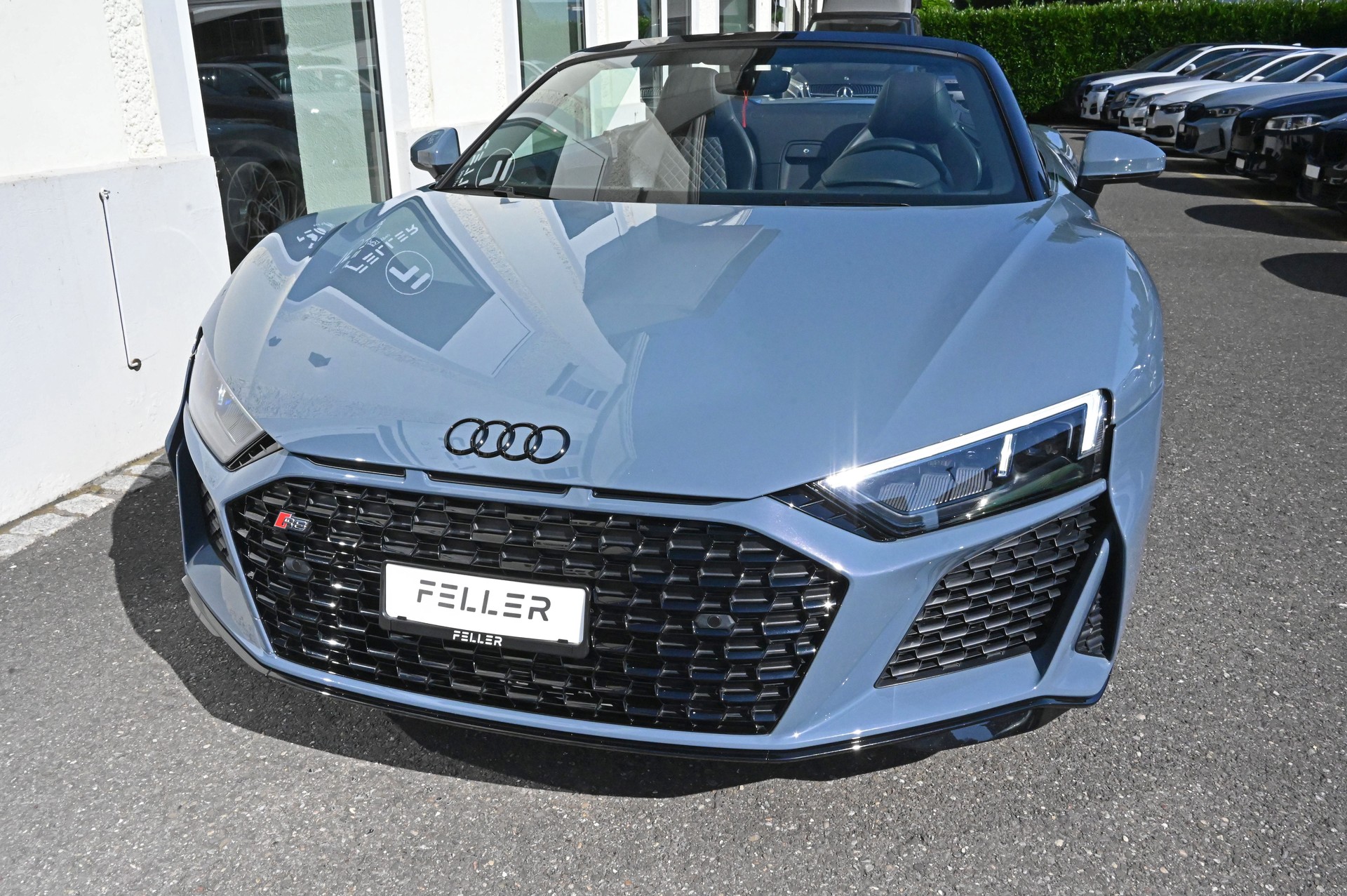 AUDI R8 Spyder RWD S-Tronic-image-3
