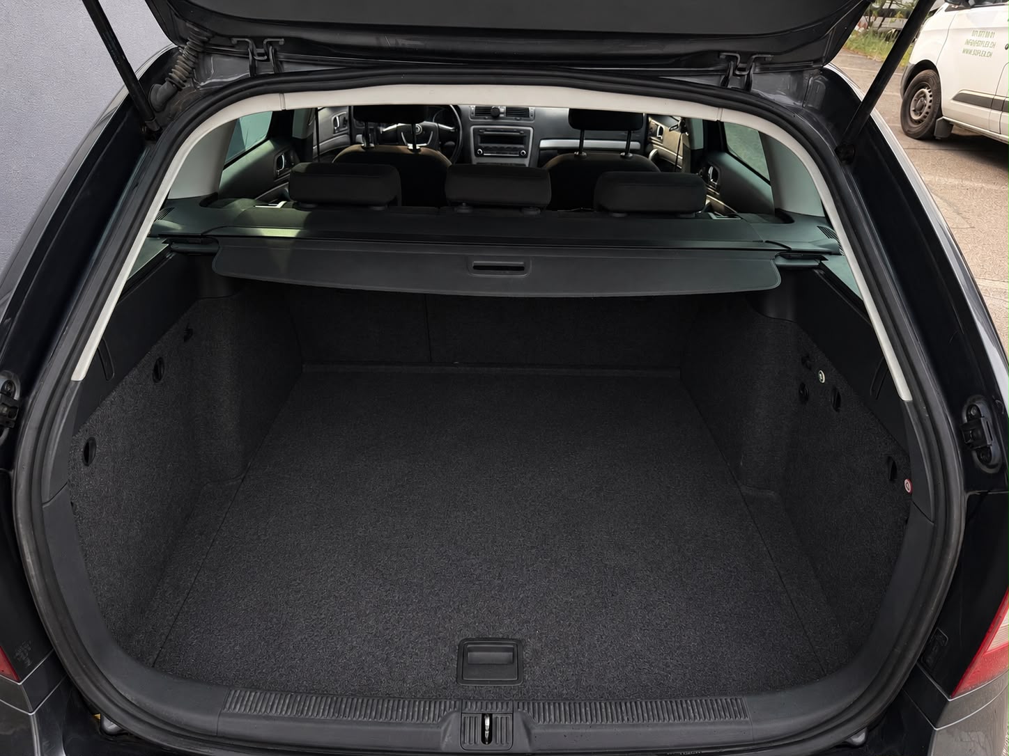 SKODA Octavia 2.0 TDI Elegance DSG-image-14
