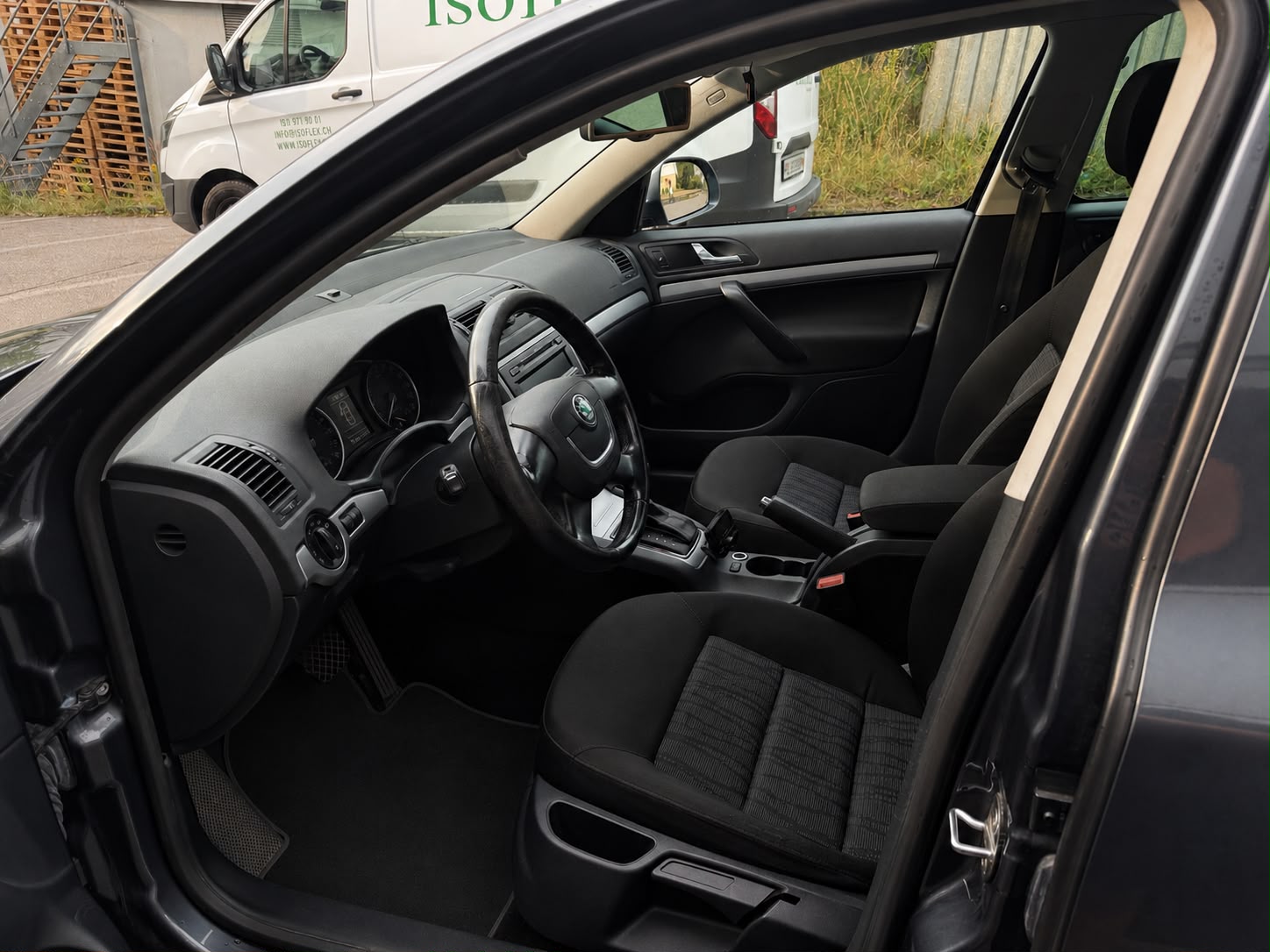 SKODA Octavia 2.0 TDI Elegance DSG-image-7