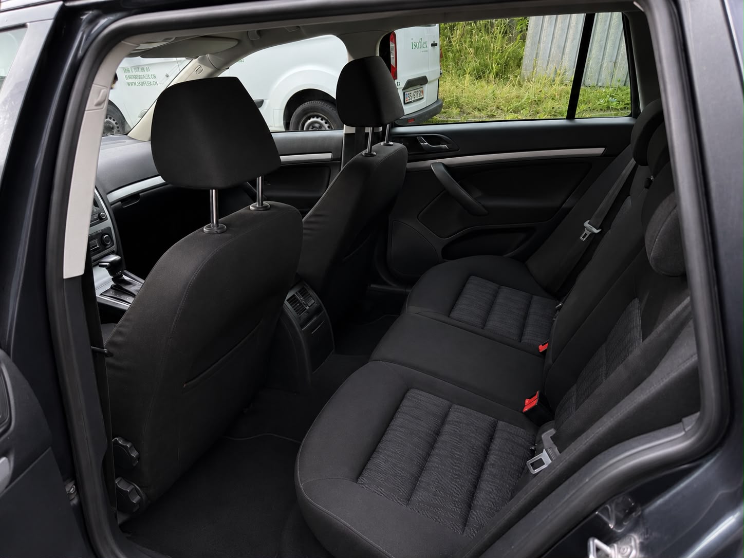 SKODA Octavia 2.0 TDI Elegance DSG-image-12