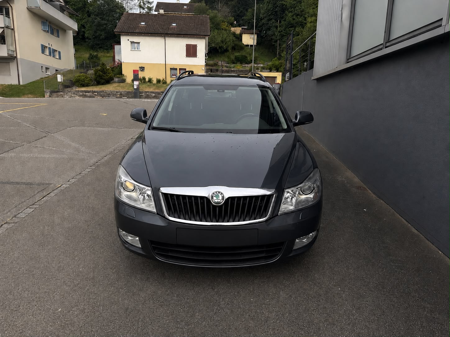 SKODA Octavia 2.0 TDI Elegance DSG-image-1