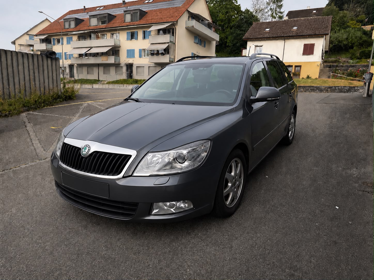 SKODA Octavia 2.0 TDI Elegance DSG-image-2
