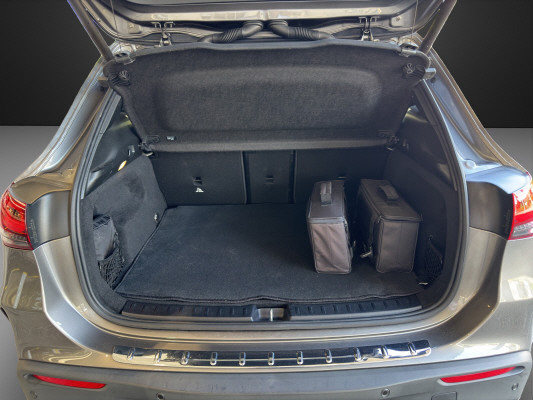 MERCEDES-BENZ EQA 250 AMG Line AMG Line-image-12