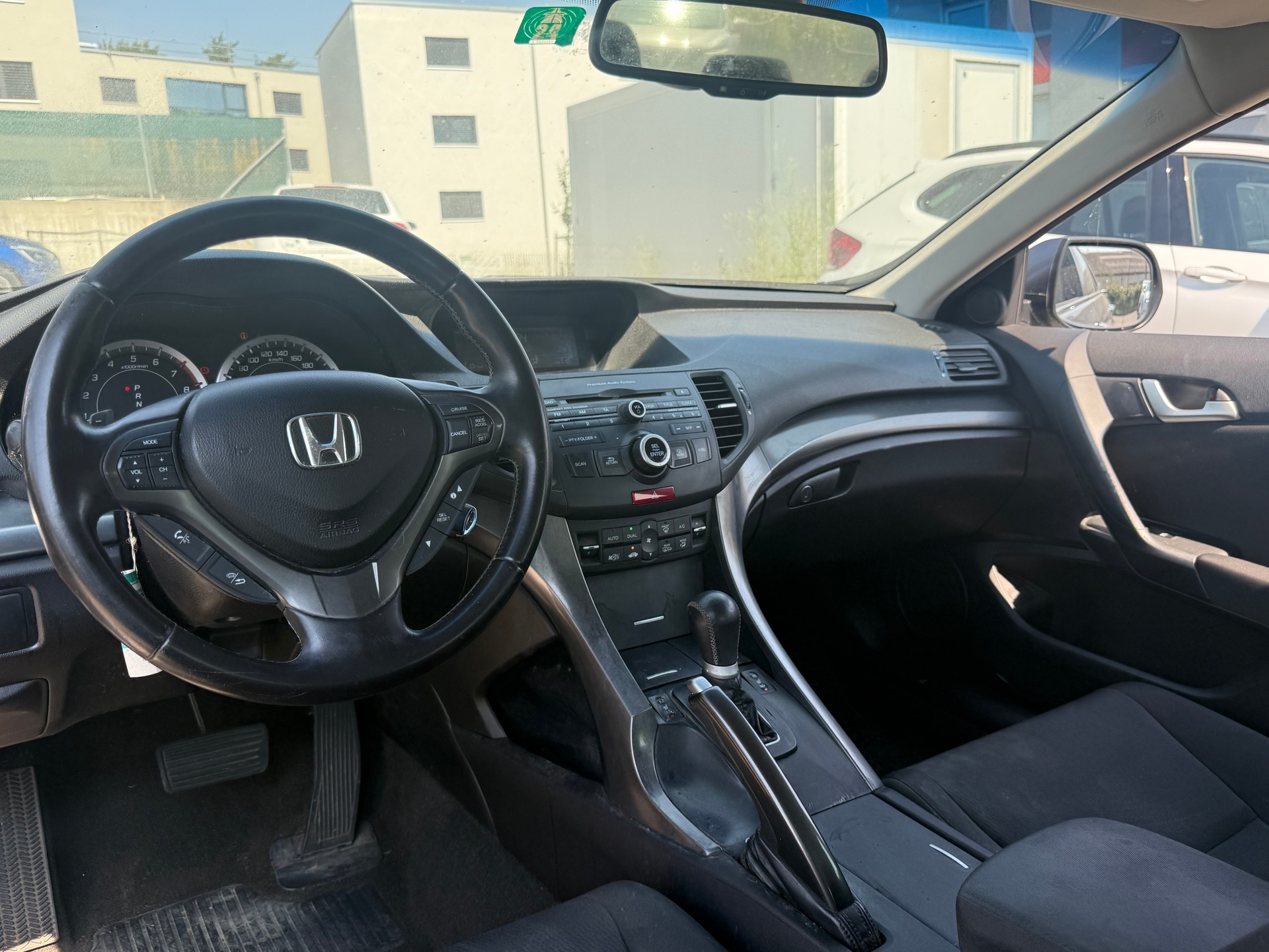 HONDA Accord 2.0i 16V S Automatic-image-9