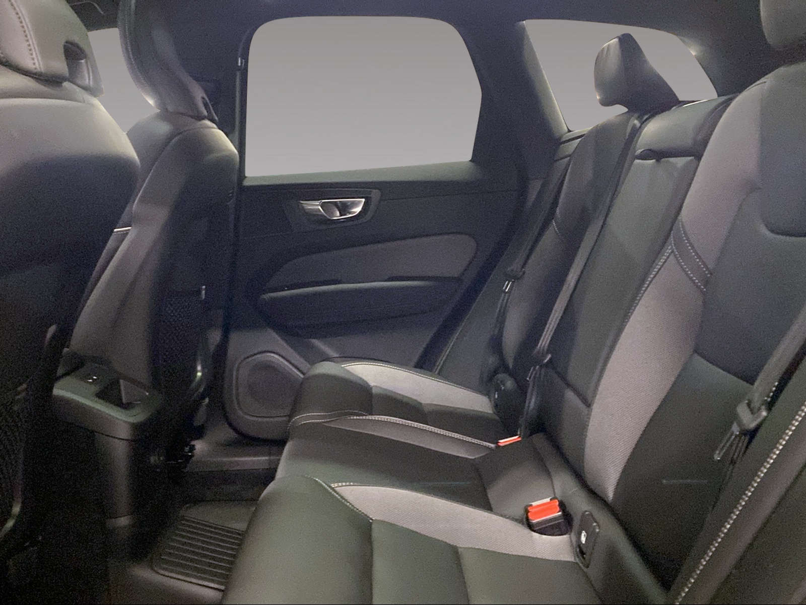 VOLVO XC60 2.0 T8 TE Black Edition eAWD-image-12