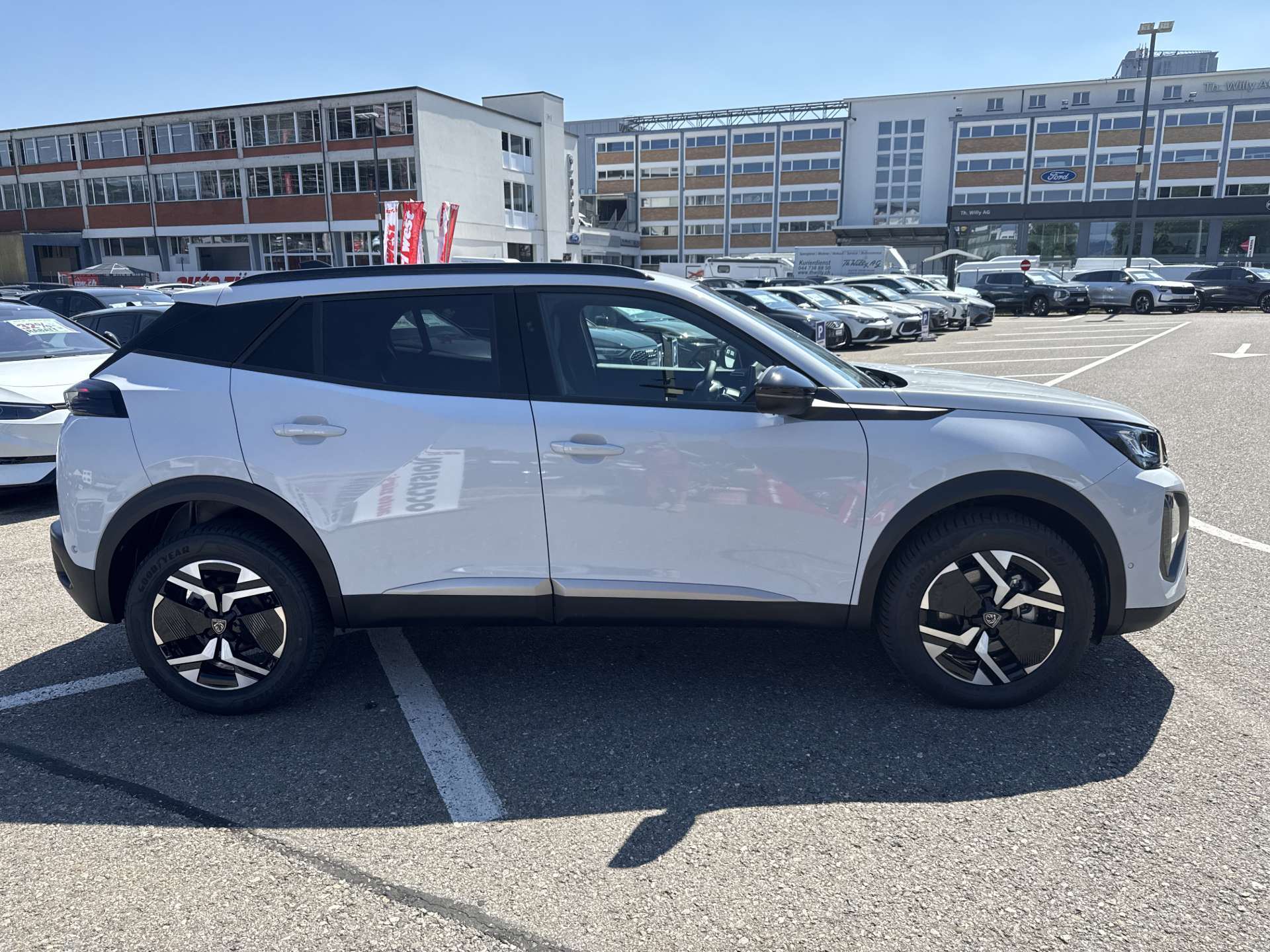 PEUGEOT 2008 1.2 145 MHEV Allure Automat-image-10