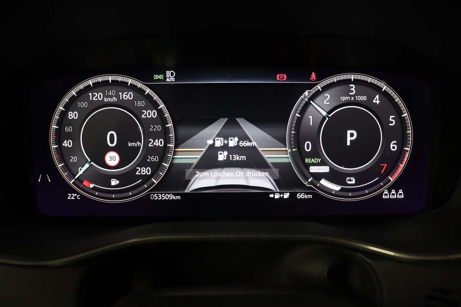 JAGUAR F-Pace 2.0 P400e R-Dynamic HSE AWD-image-14