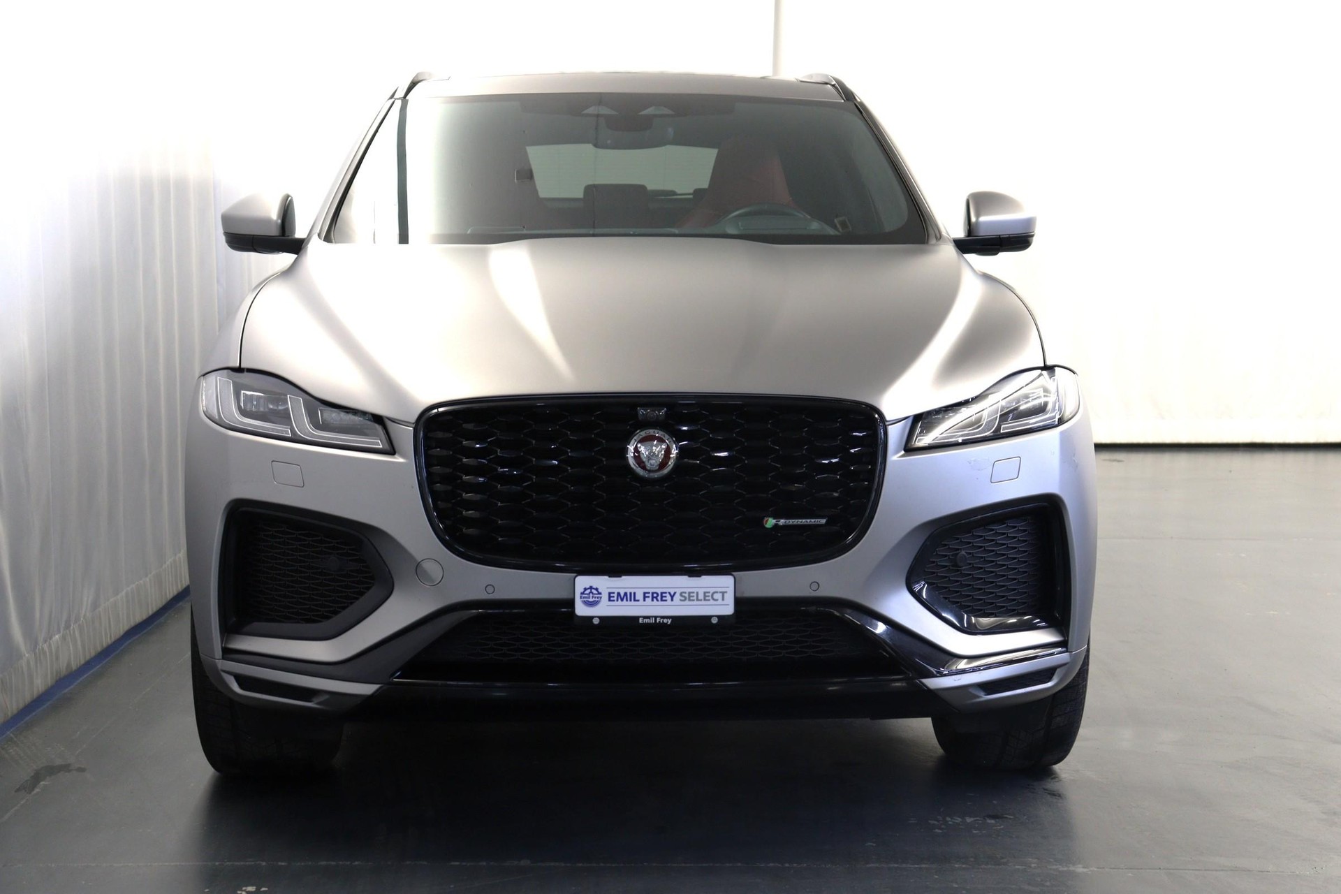 JAGUAR F-Pace 2.0 P400e R-Dynamic HSE AWD-image-10
