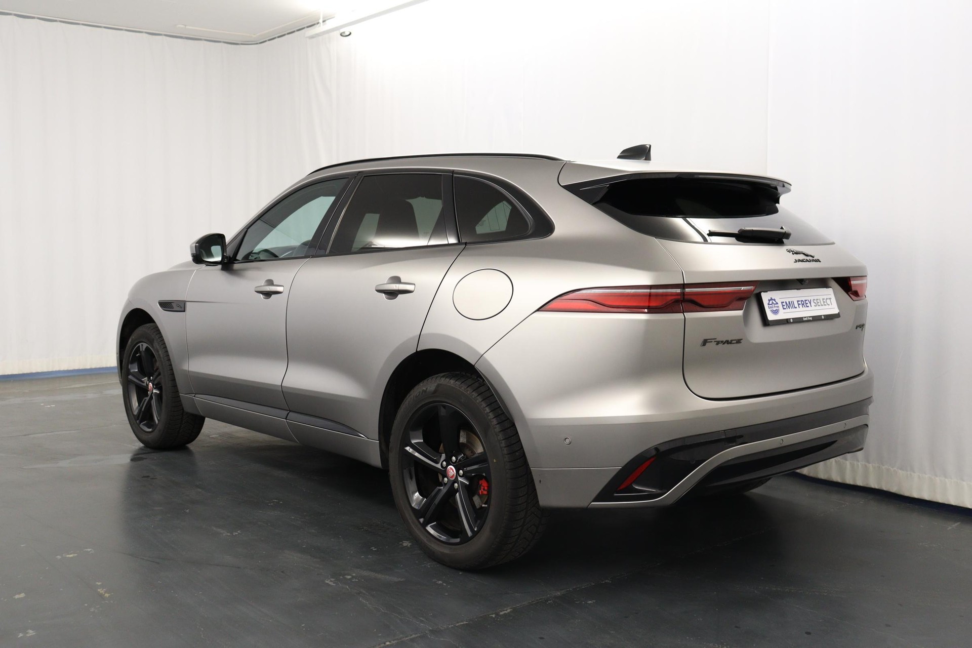 JAGUAR F-Pace 2.0 P400e R-Dynamic HSE AWD-image-6