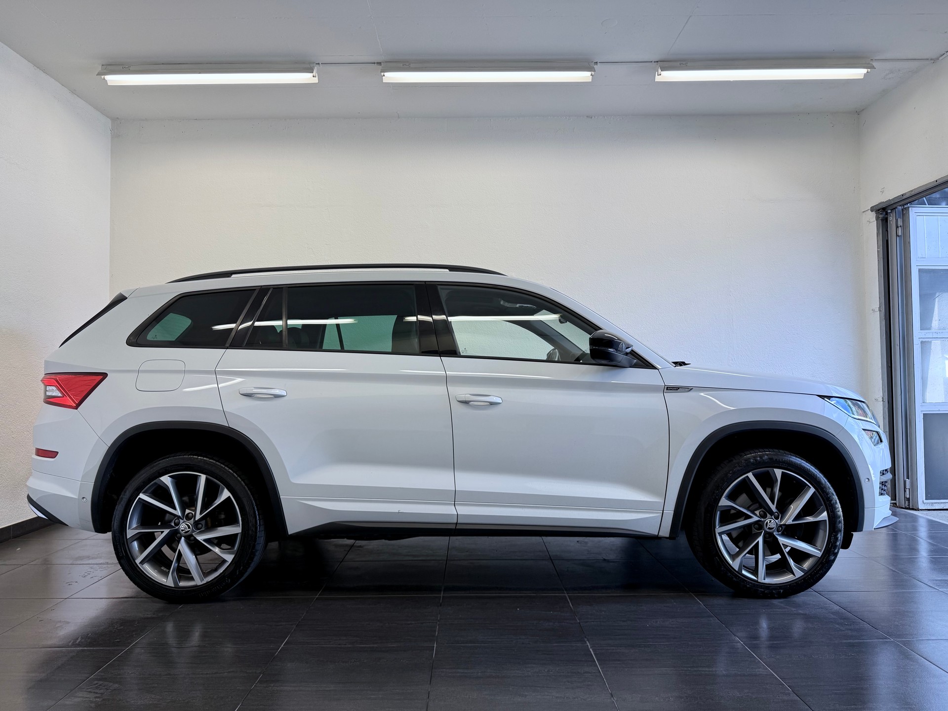 SKODA Kodiaq 2.0 TSI 4x4 Sport Line *AHK -2200 kg*-image-11