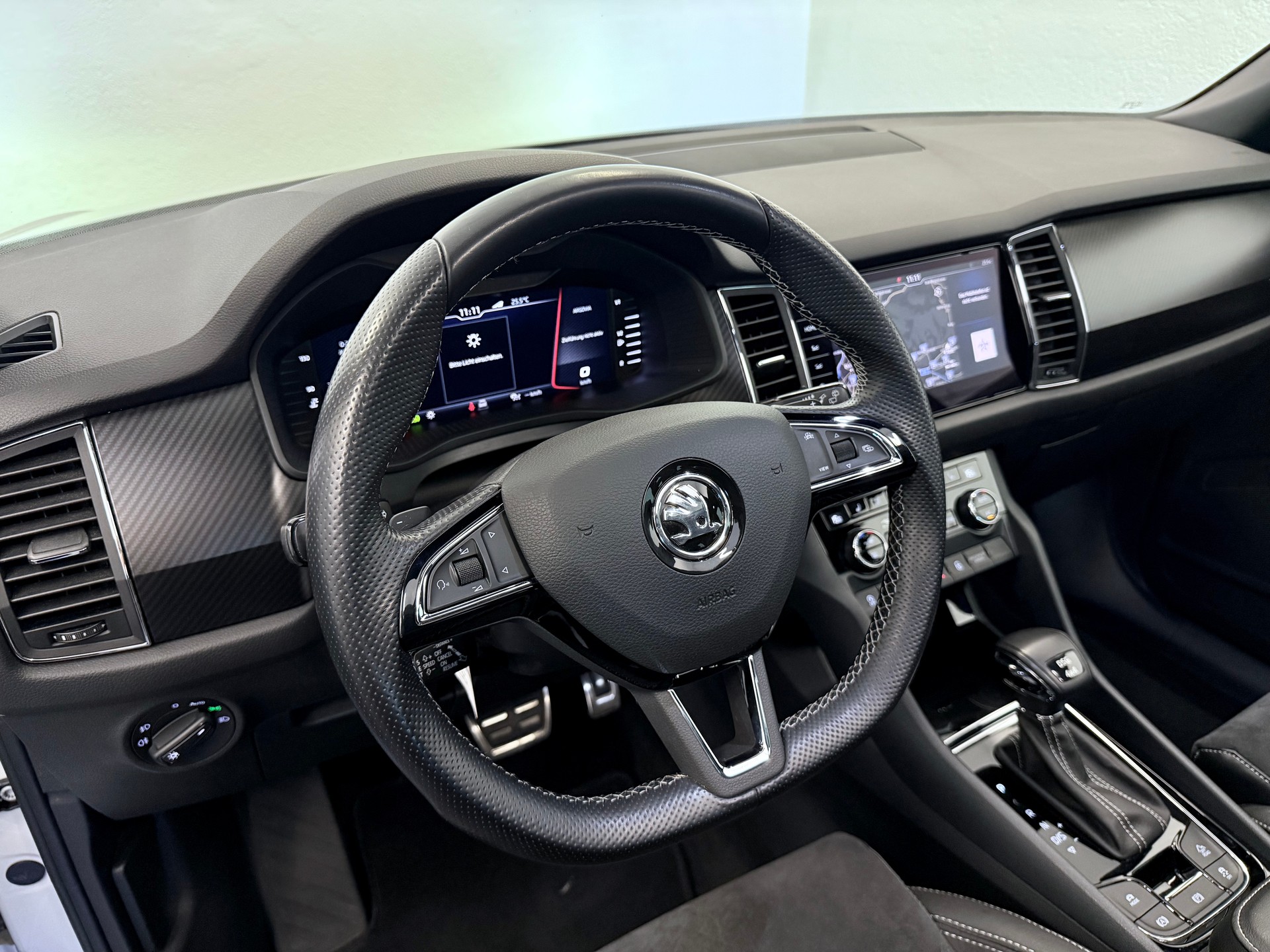 SKODA Kodiaq 2.0 TSI 4x4 Sport Line *AHK -2200 kg*-image-21