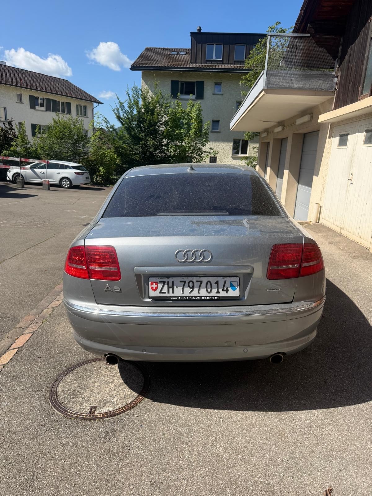 AUDI A8 4.2 FSI quattro tiptronic-image-2