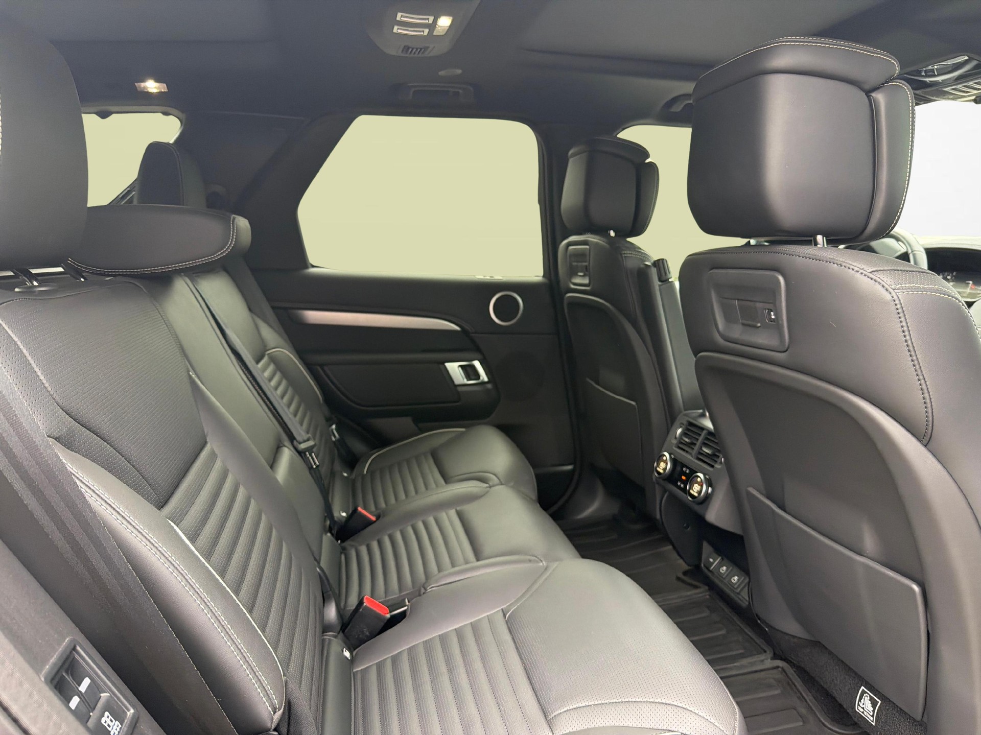 LAND ROVER Discovery 3.0 I6 Dynamic HSE mit AHK 3'500 Kg-image-10